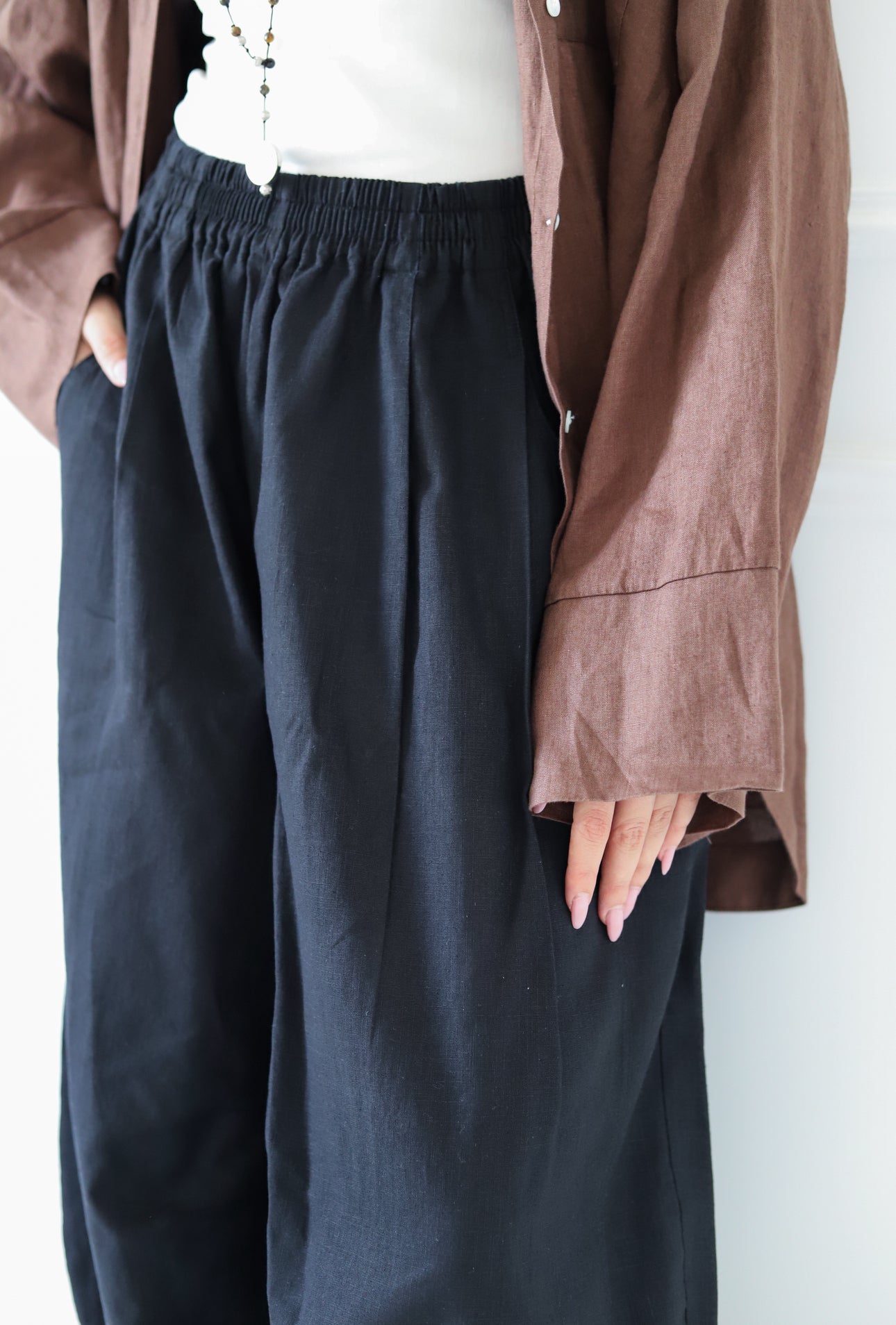 Balloon Linen Pants — Black