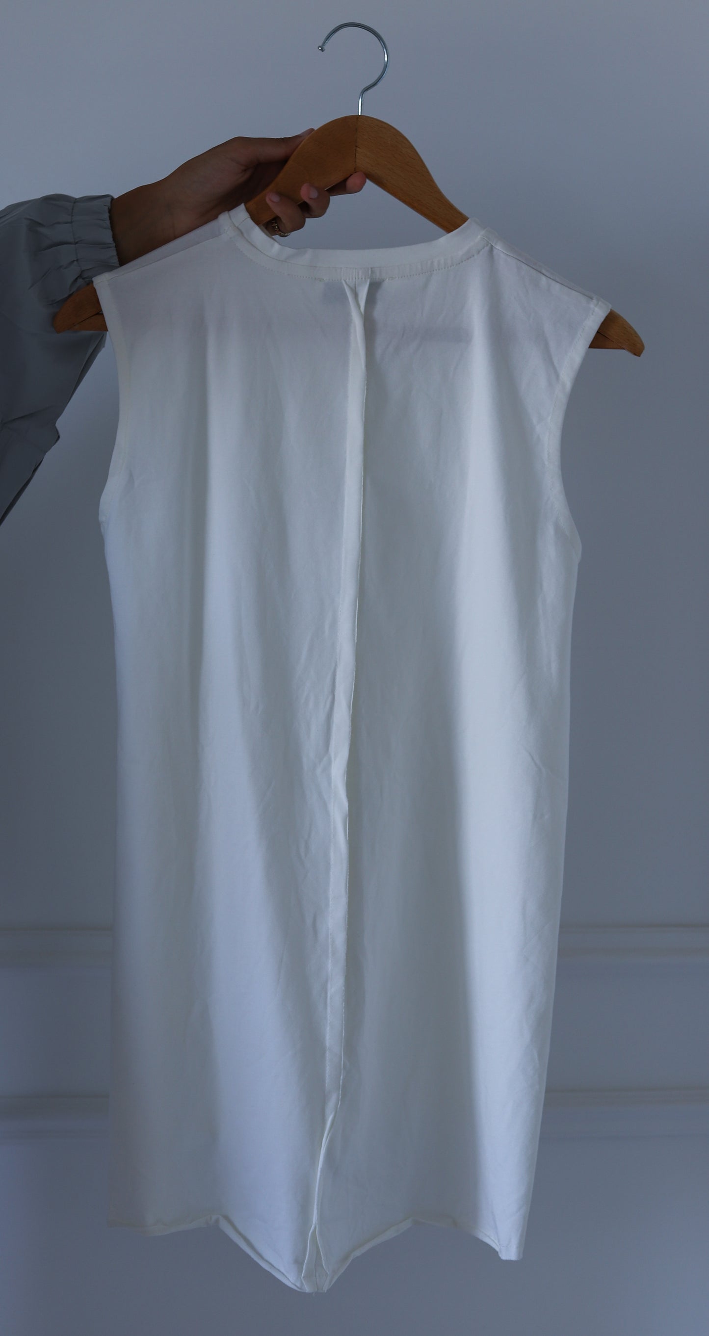 Basic Sleeveless Top - Offwhite