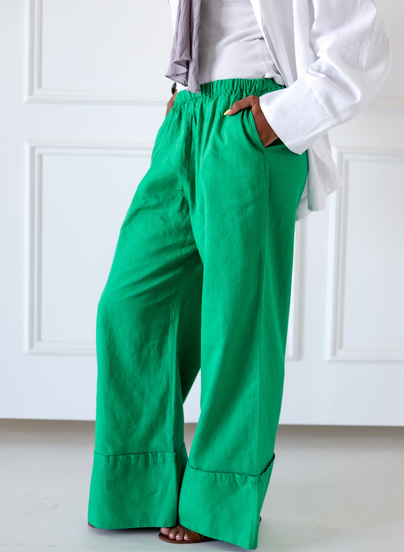 Folded 100% Linen Trousers — Green