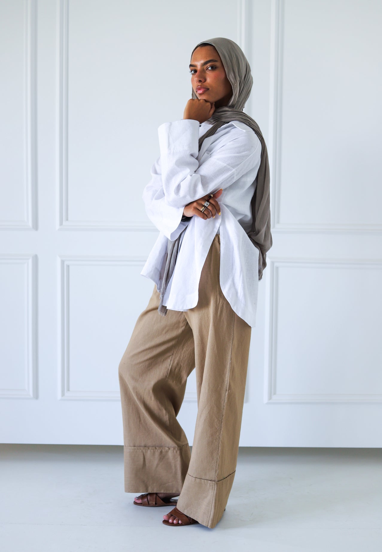 Folded 100% Linen Trousers — Beige
