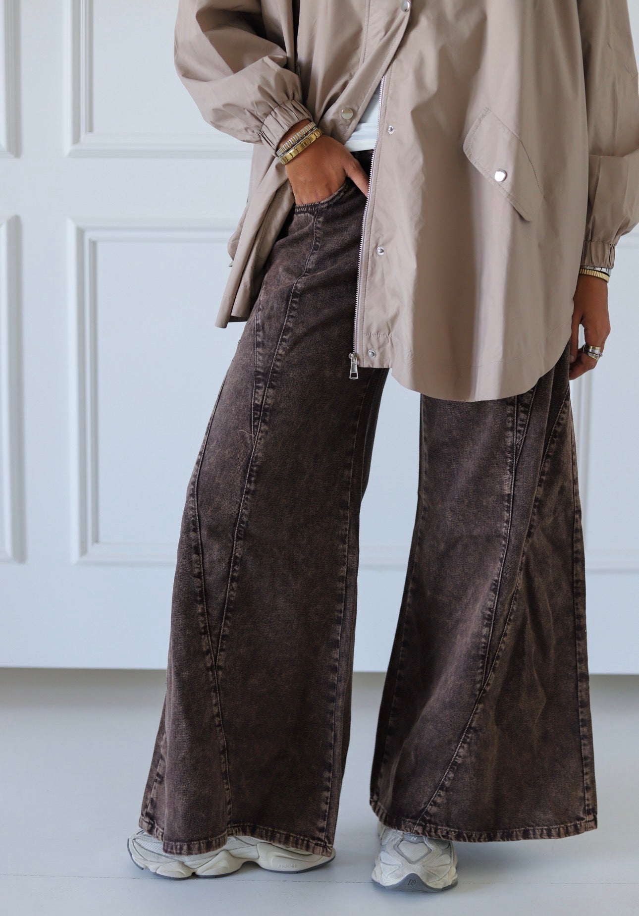 Zendaya Extra Wide Pants — Brown