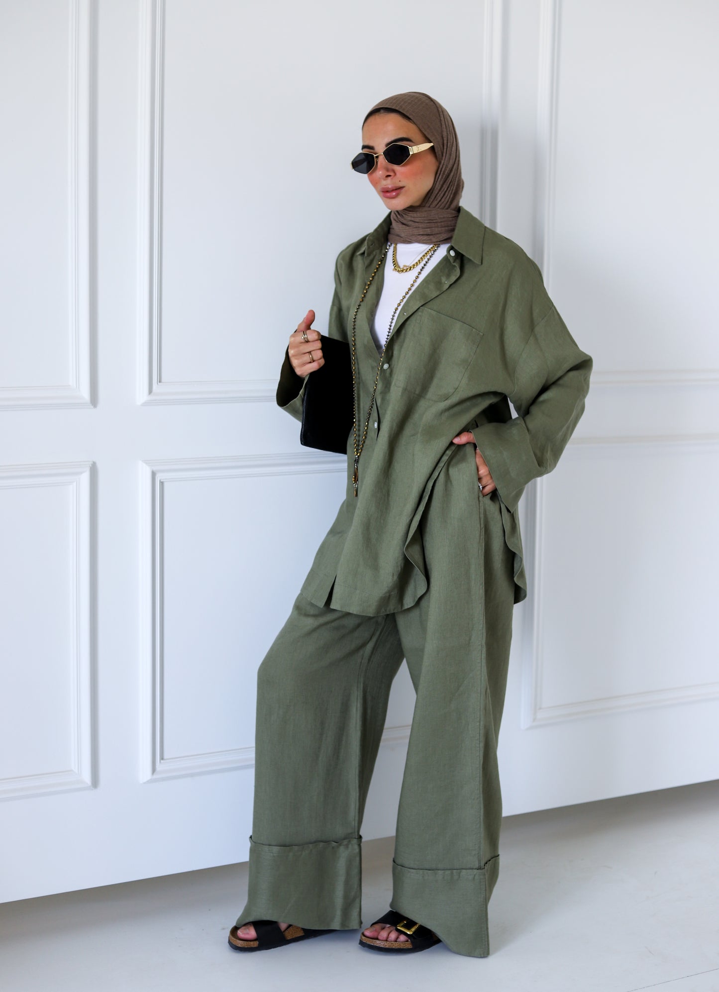 Folded 100% Linen Trousers — Olive