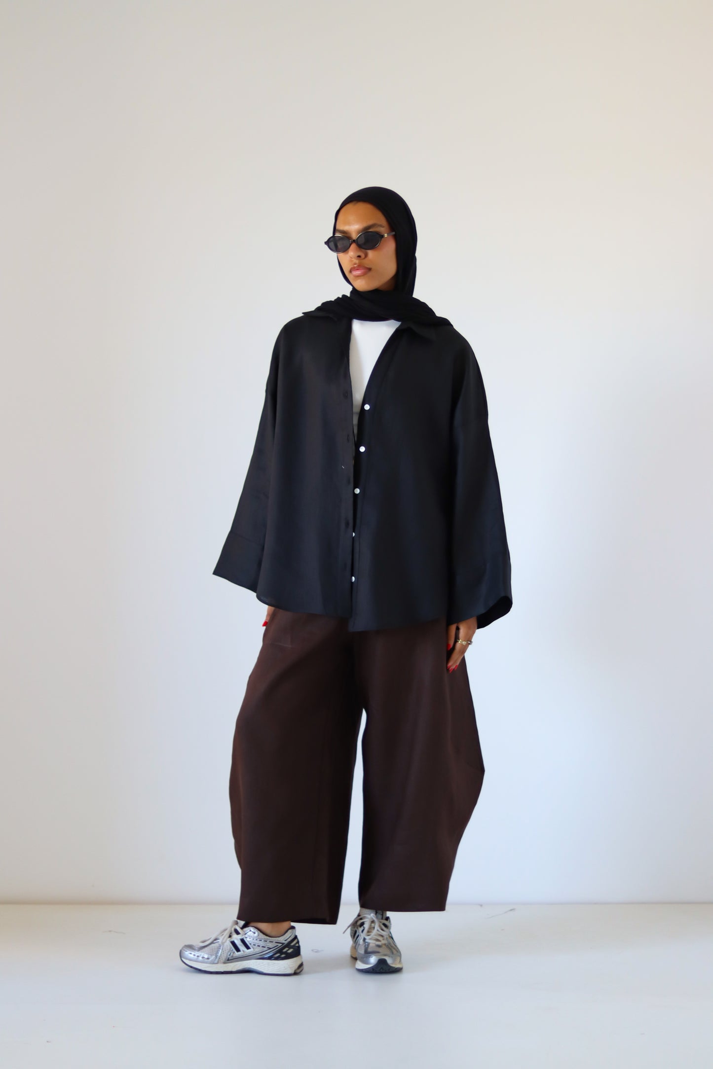 Rounded Linen Shirt — Black