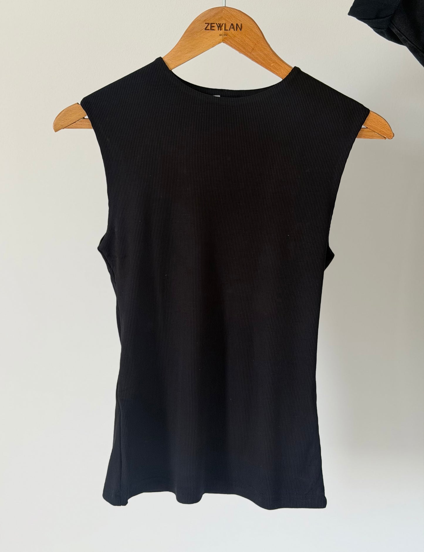 Ribbed Under Top — Black