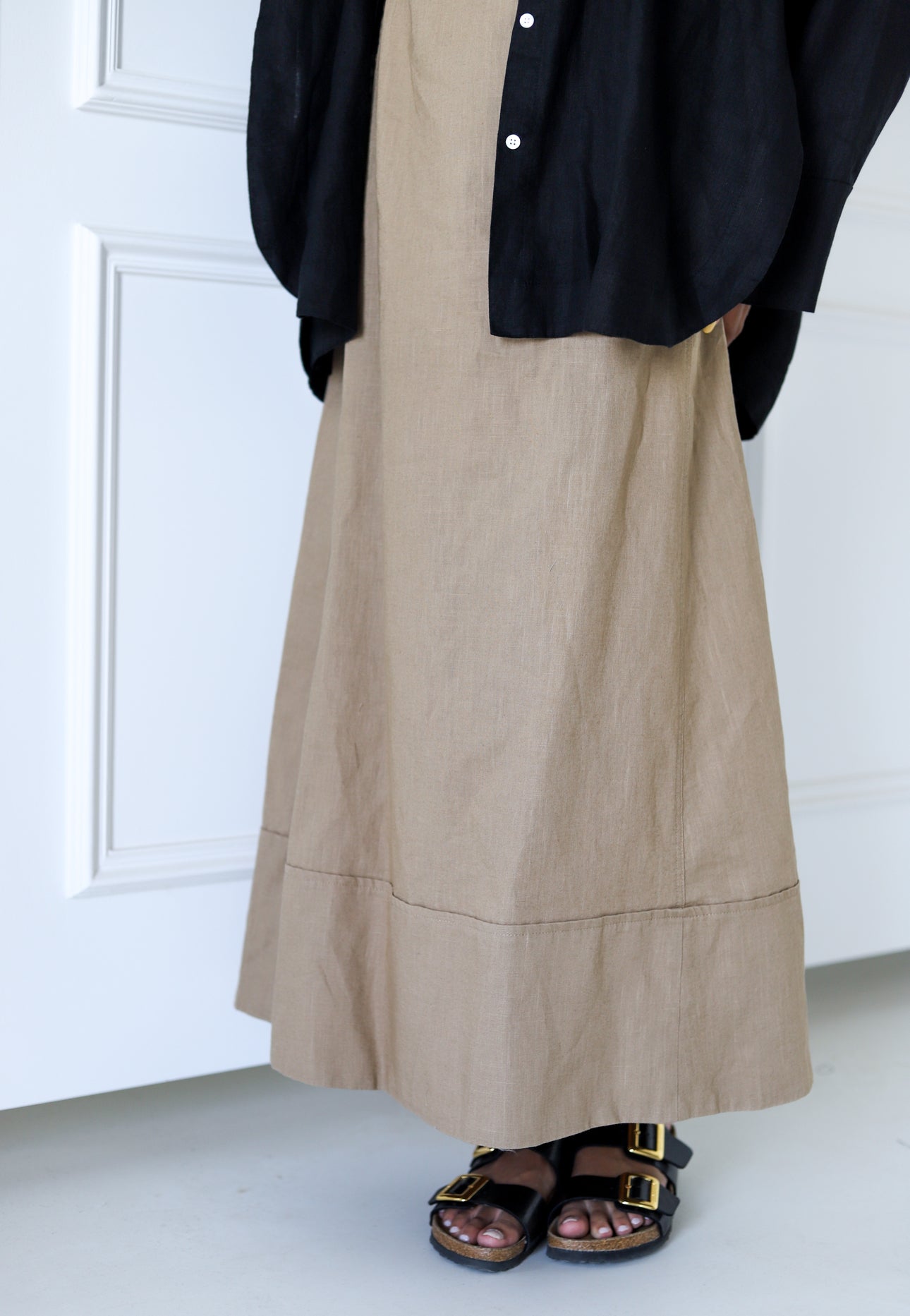 Folded Sleeveless 100% Linen Dress — Beige