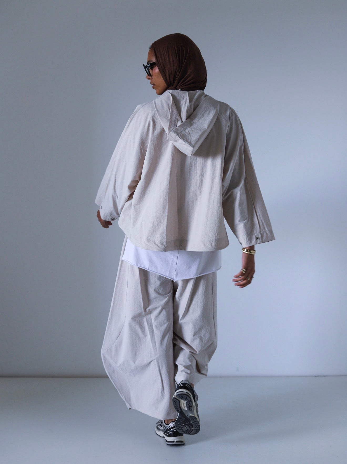 Chill Mode Balloon Set — Beige