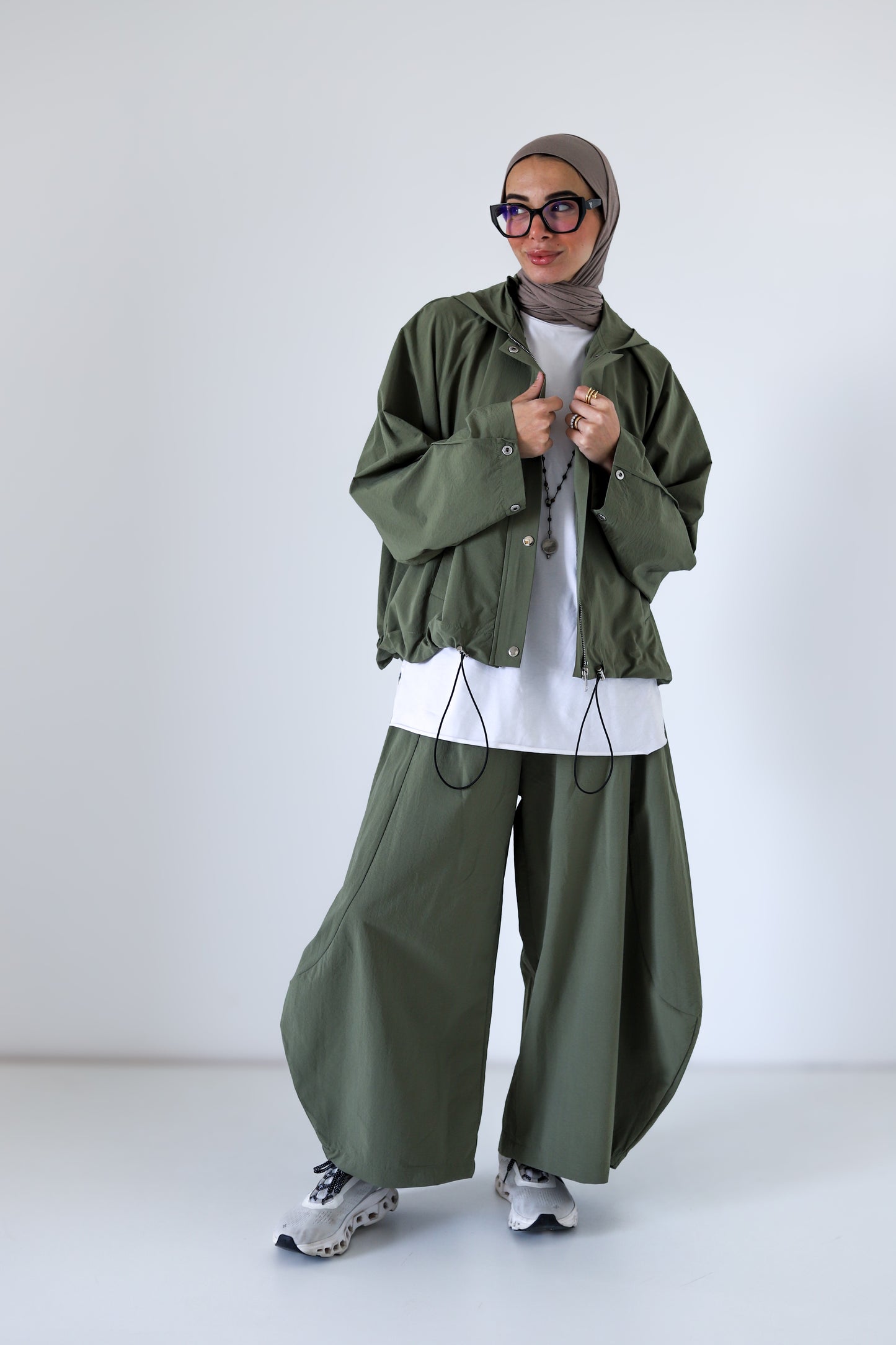 Chill Mode Balloon Set — Olive