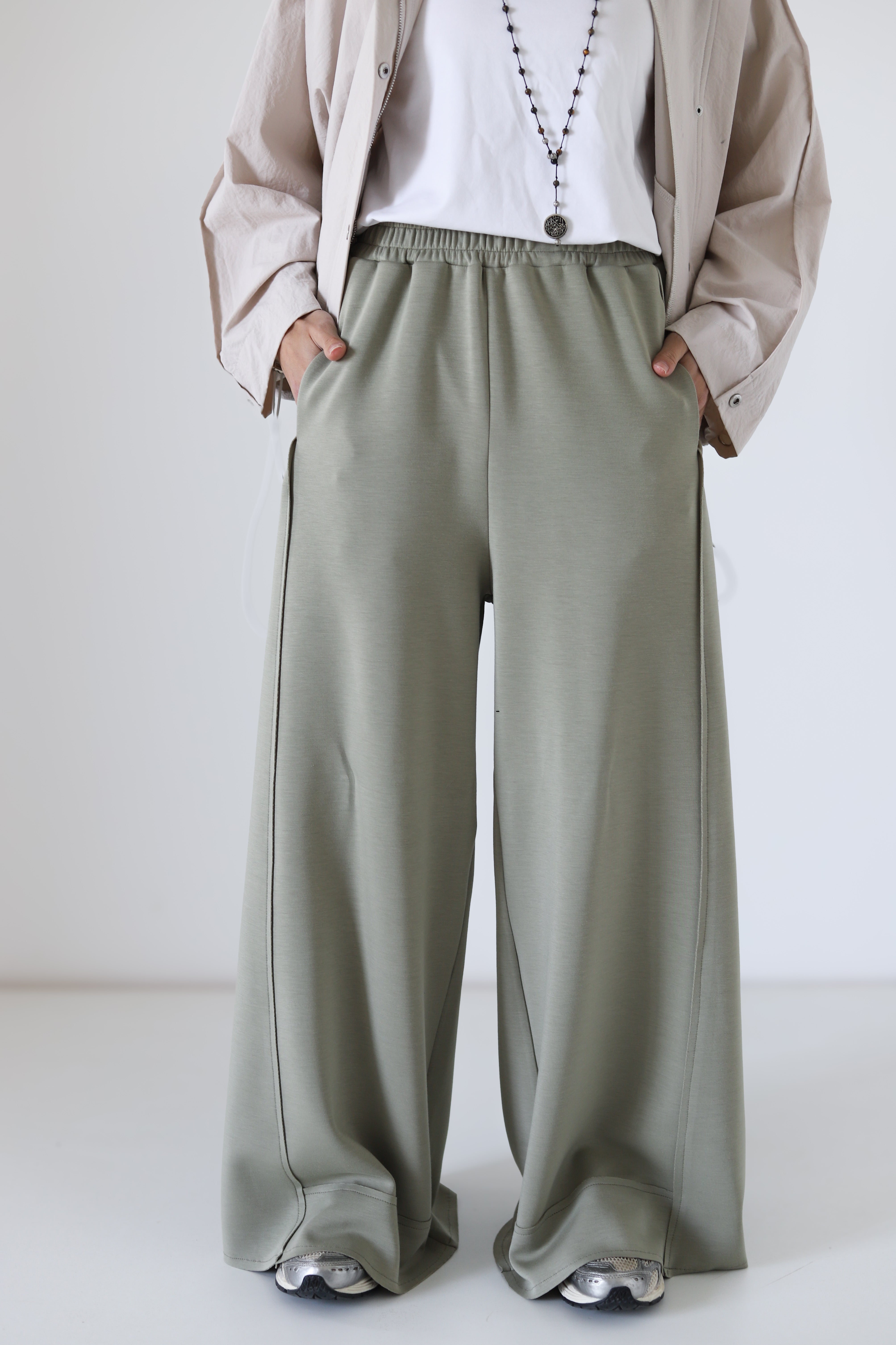 Xtra Wide Pants — Olive – ZEYYLAN