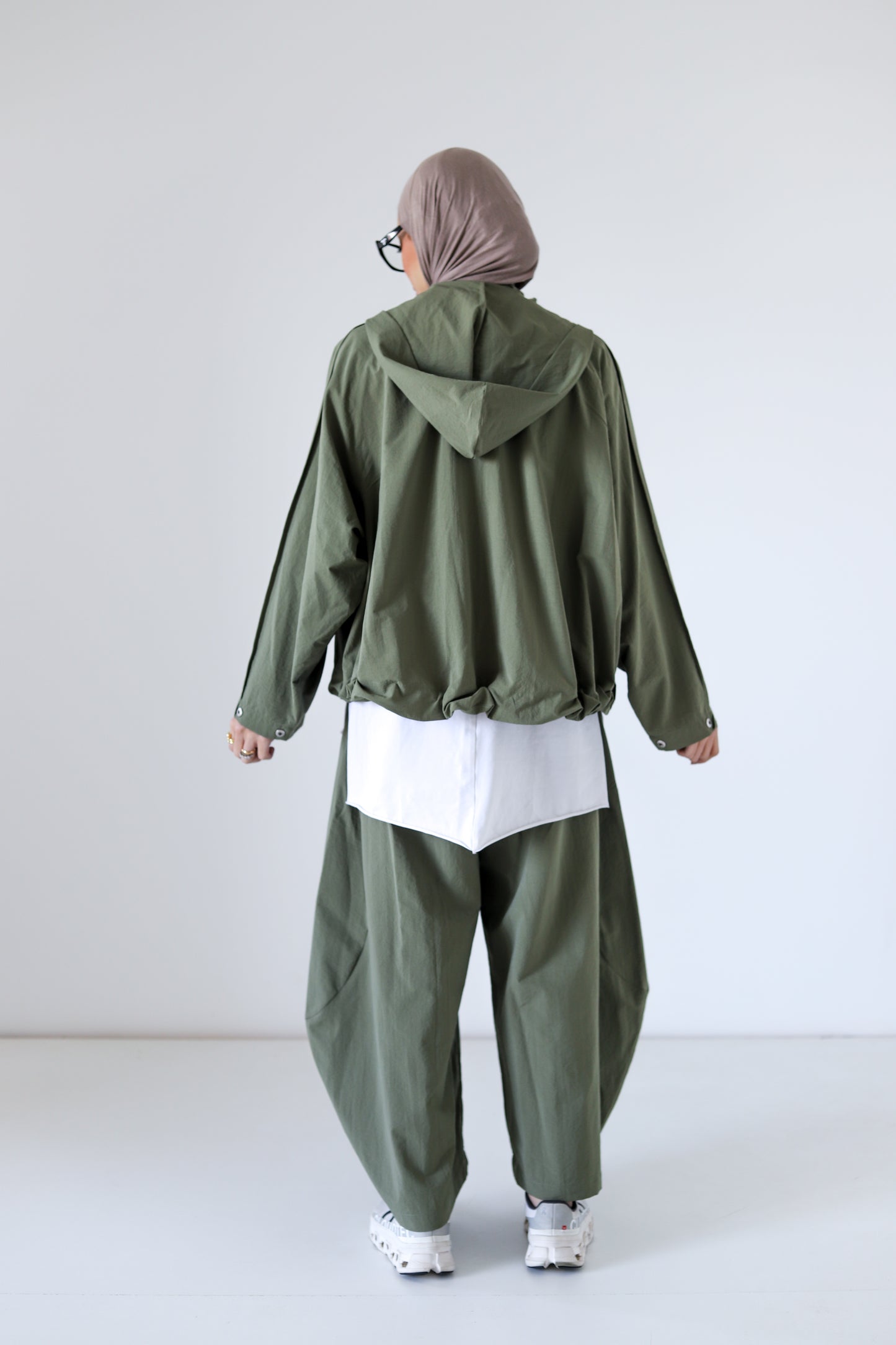 Chill Mode Balloon Set — Olive