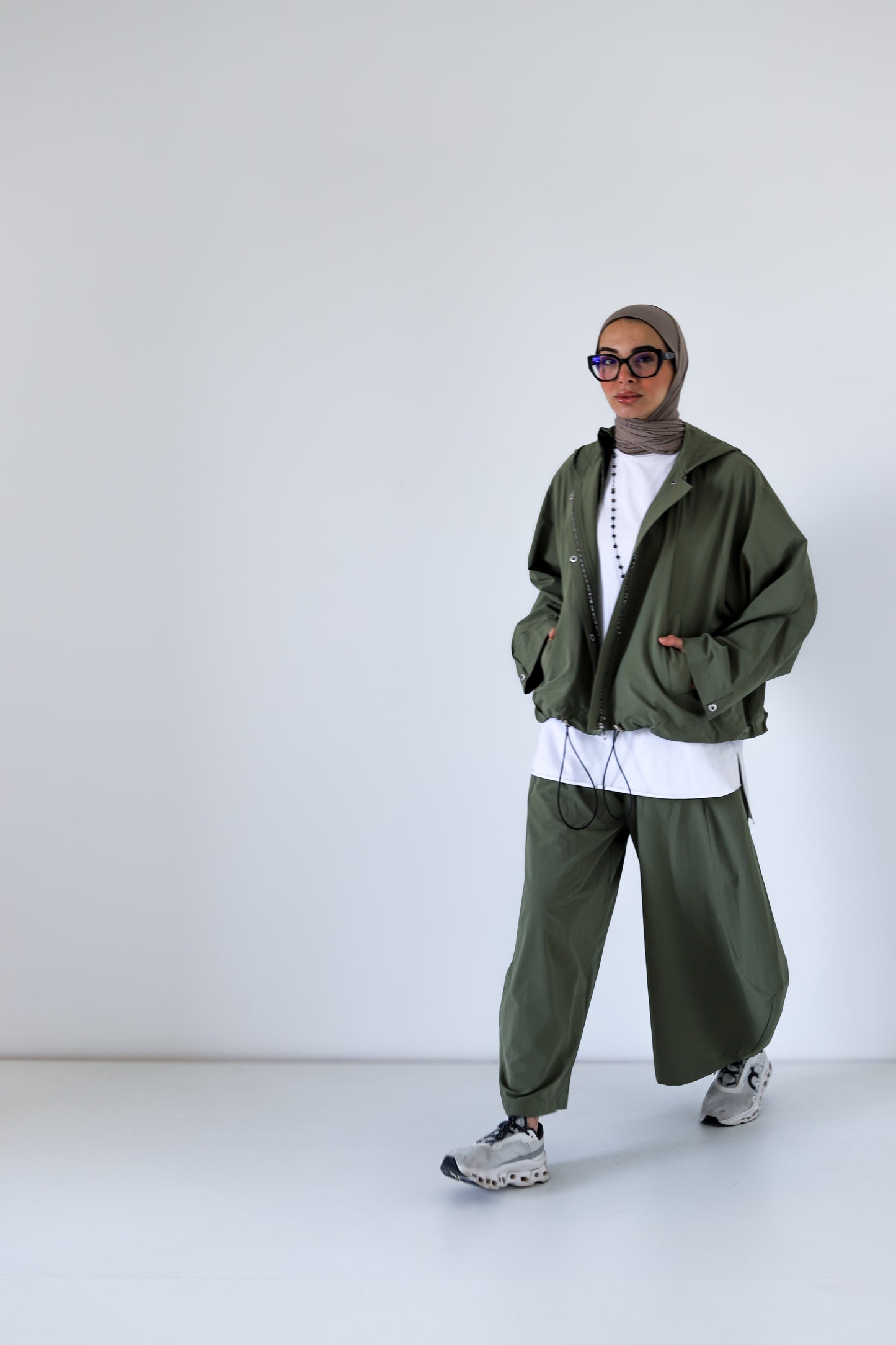 Chill Mode Balloon Set — Olive