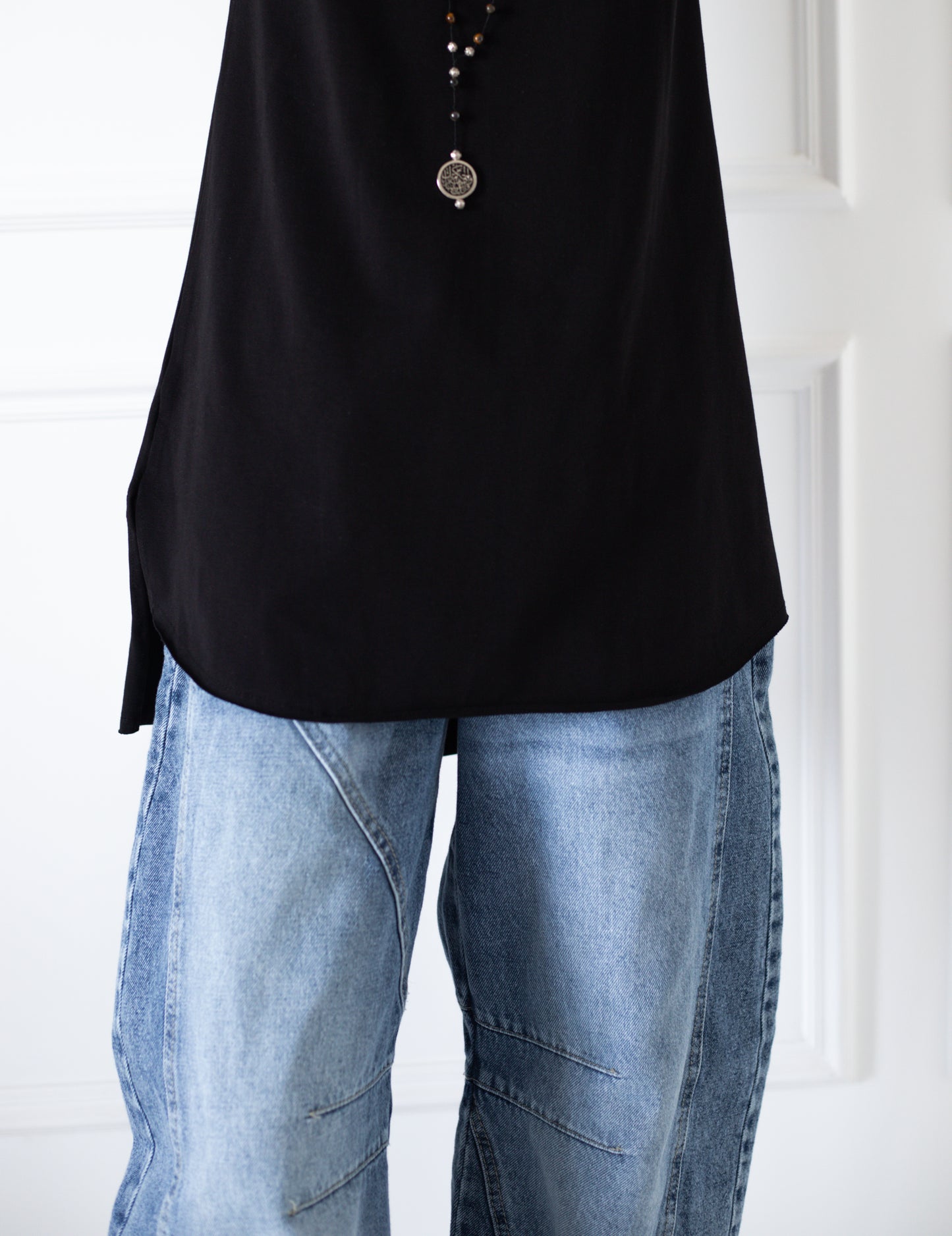Basic Sleeveless Top — Black
