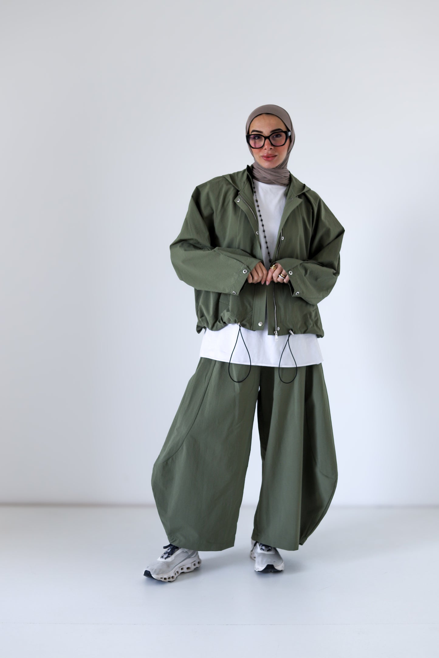 Chill Mode Balloon Set — Olive