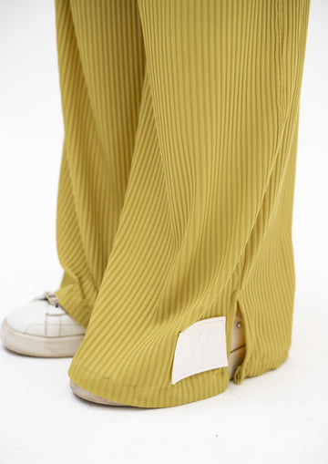 Let Me Be Pleated Pants — Yellow