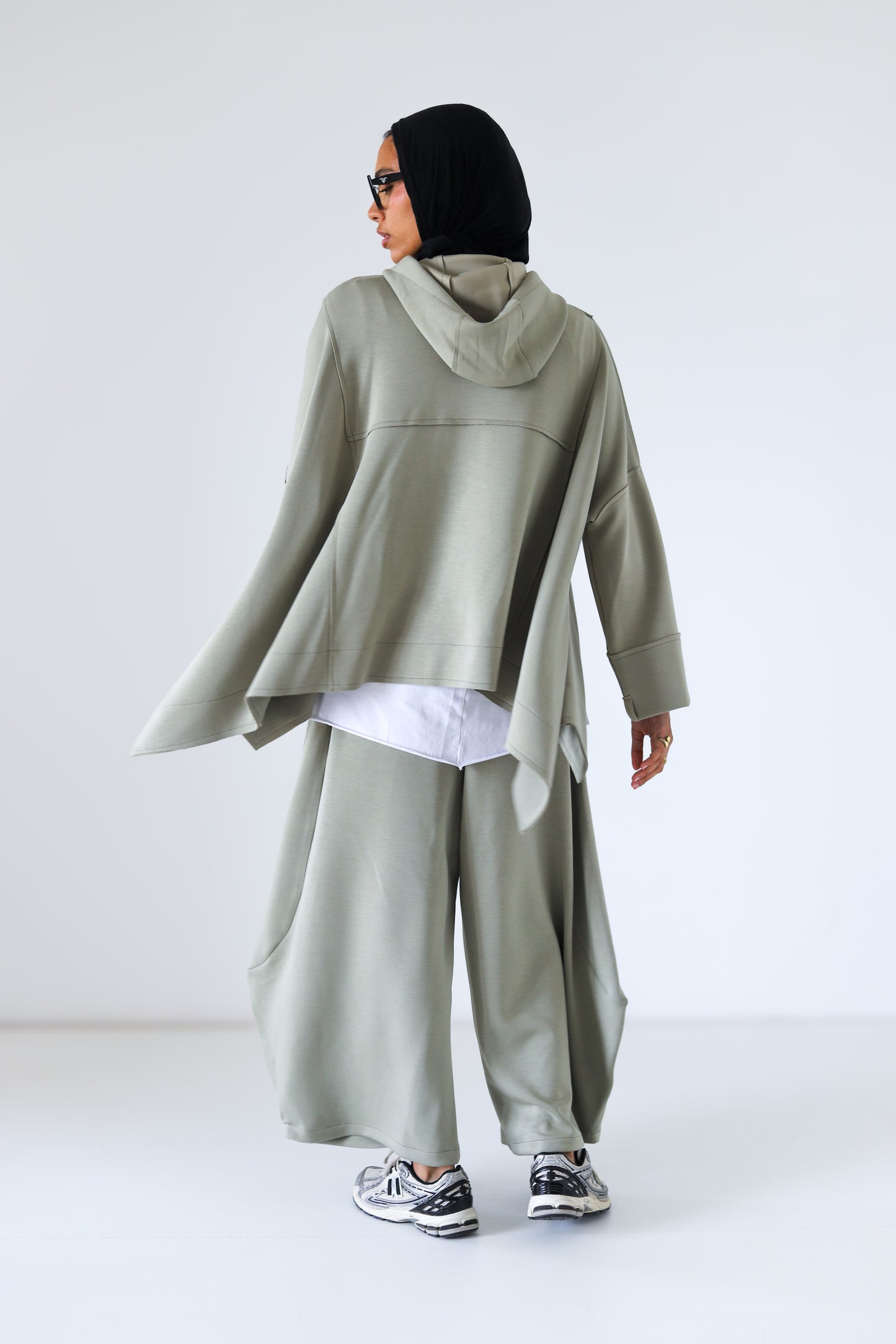 Juggle Balloon Set — Olive