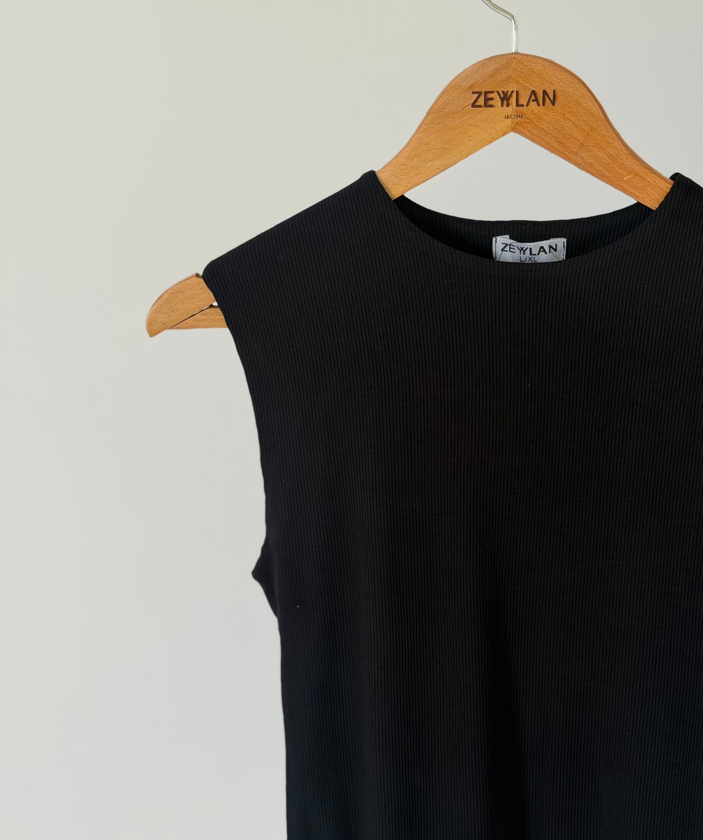 Ribbed Under Top — Black