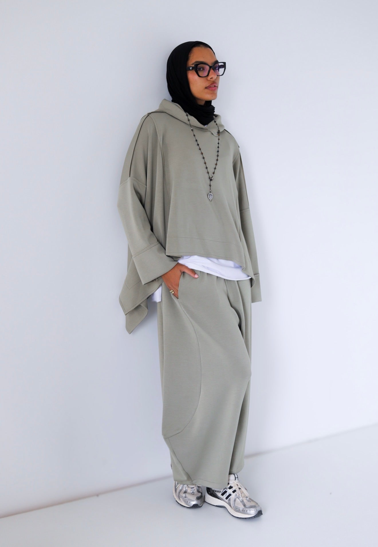 Juggle Balloon Set — Olive