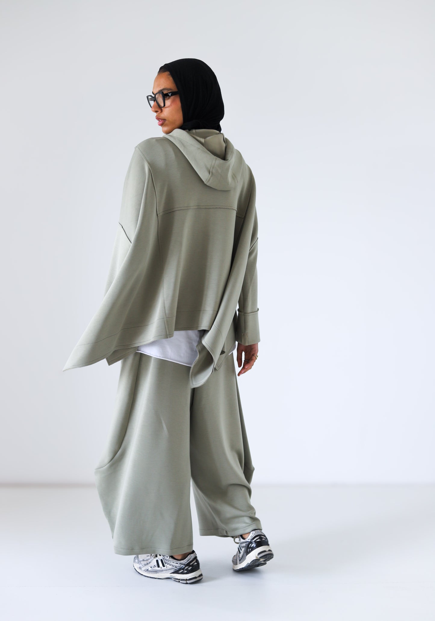 Juggle Balloon Set — Olive