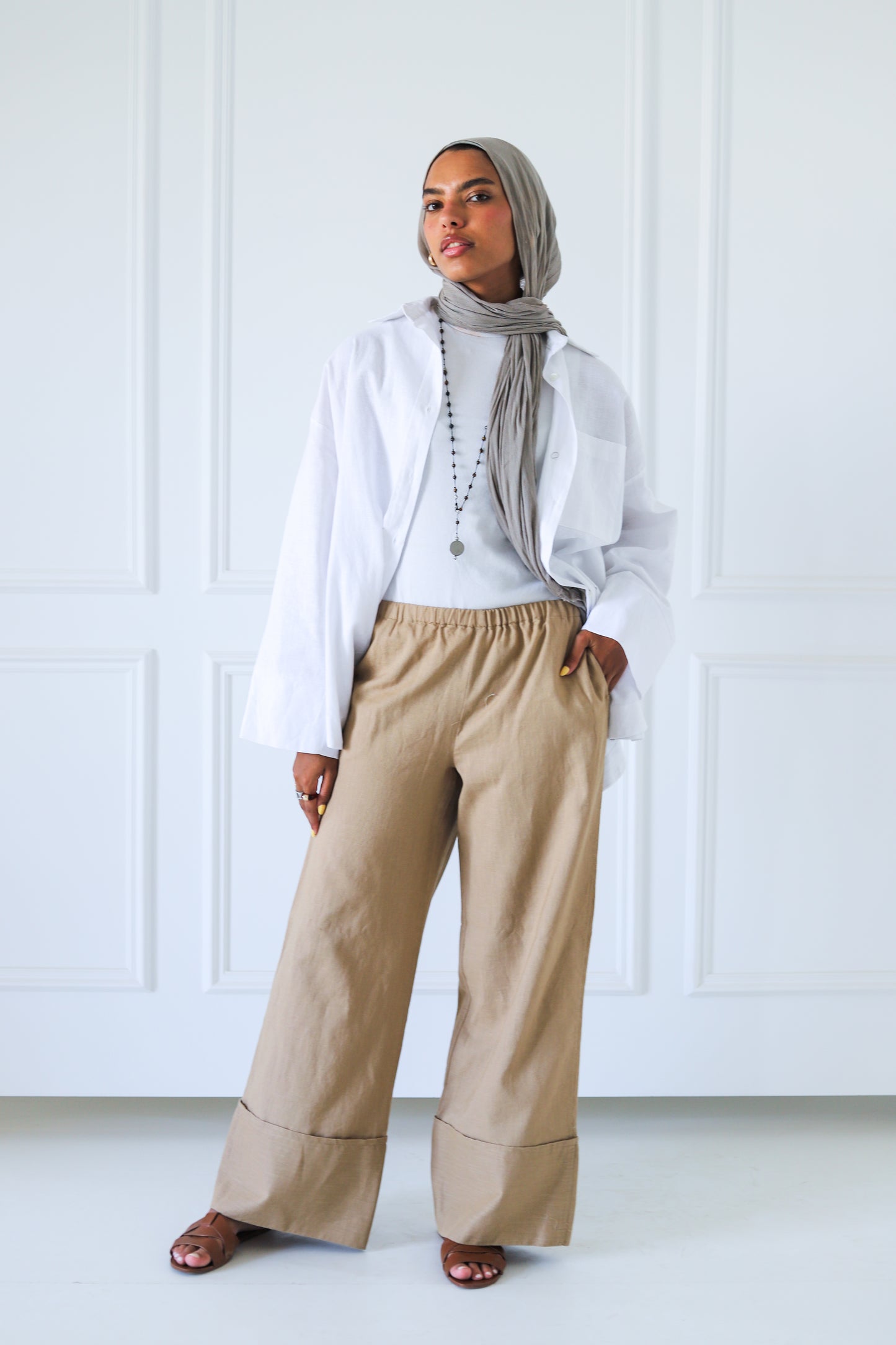 Folded 100% Linen Trousers — Beige
