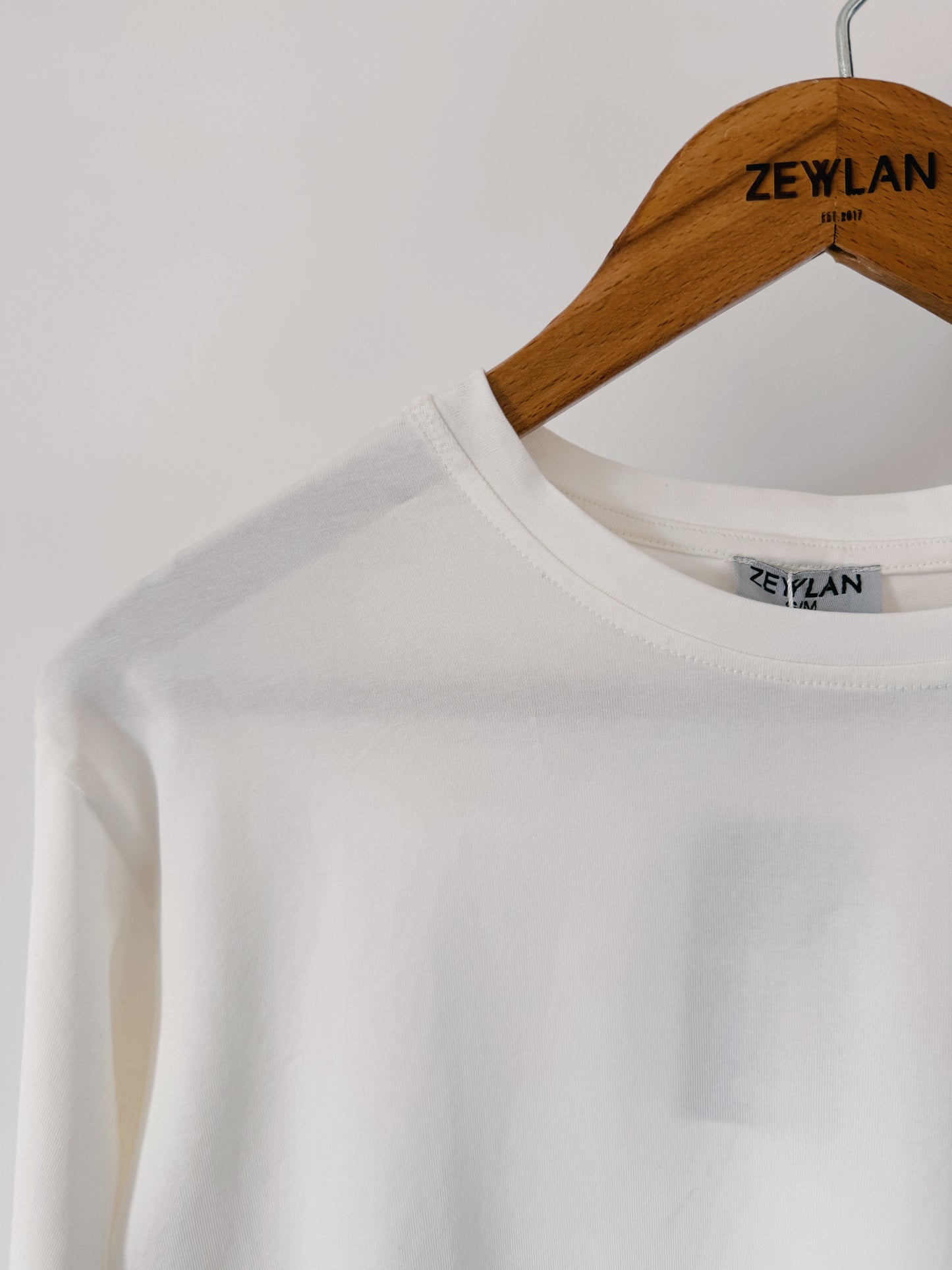 Long Sleeeves Basic Top — Offwhite