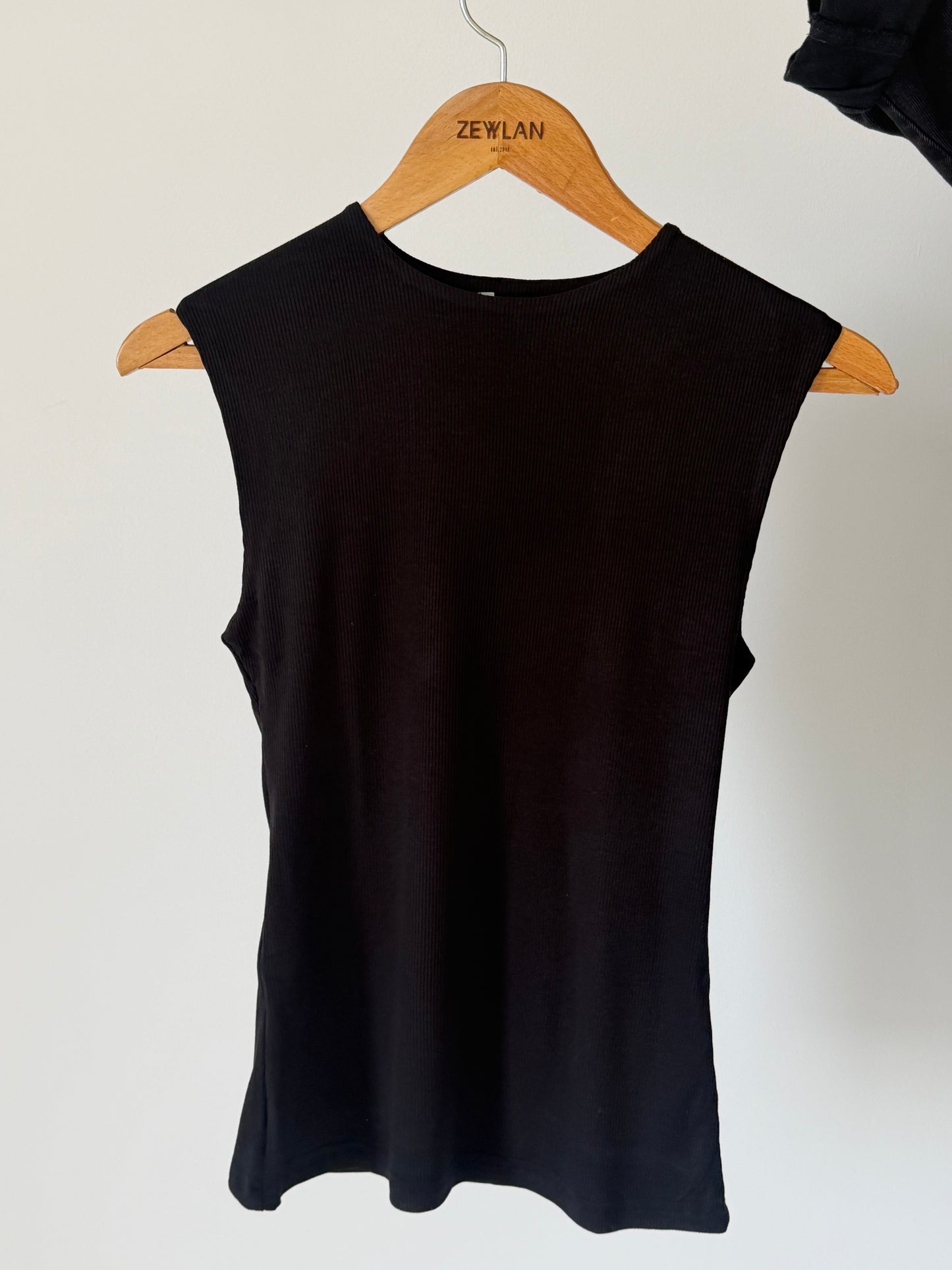 Ribbed Under Top — Black