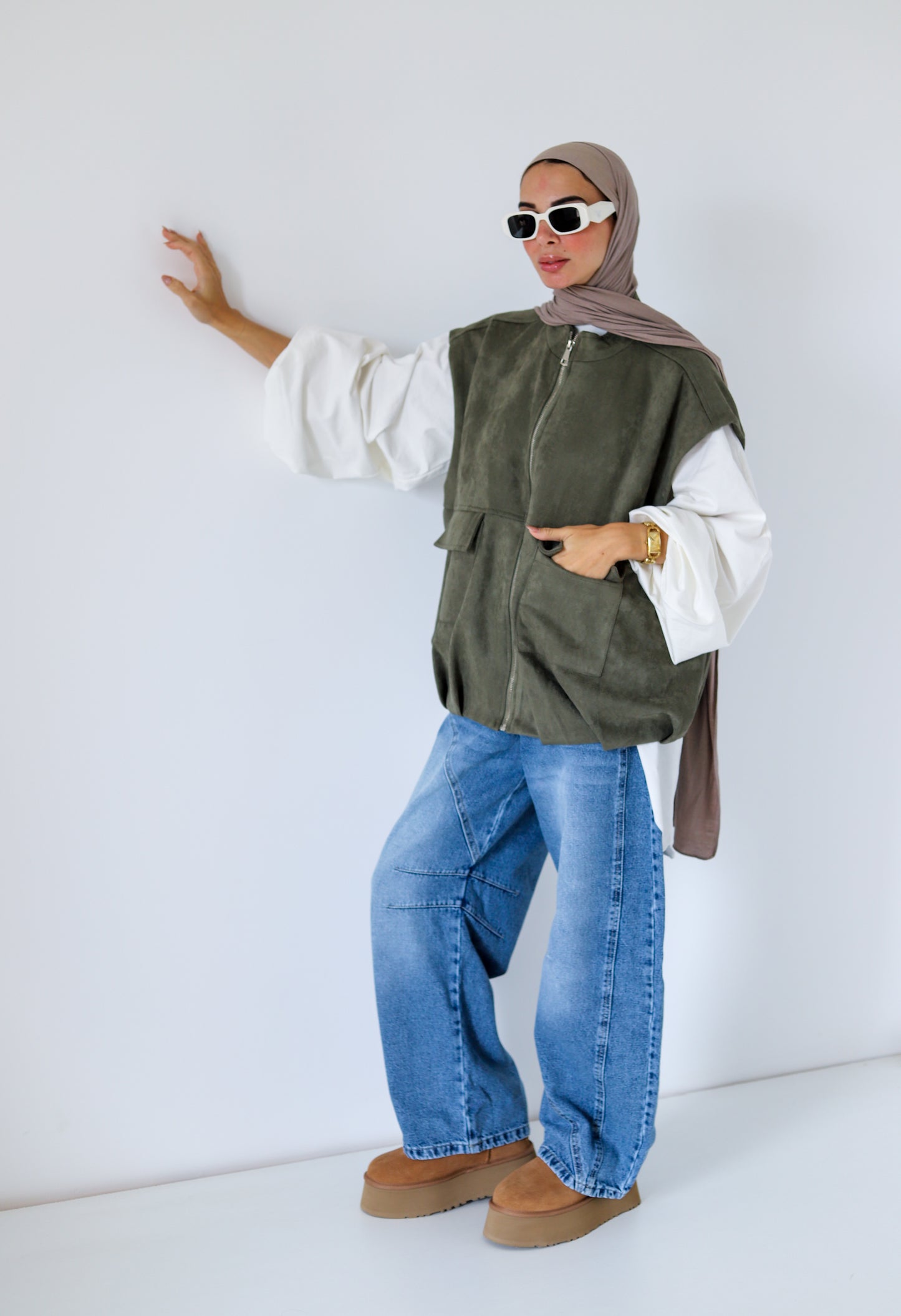 Bomber Pockets Suede Vest — Olive