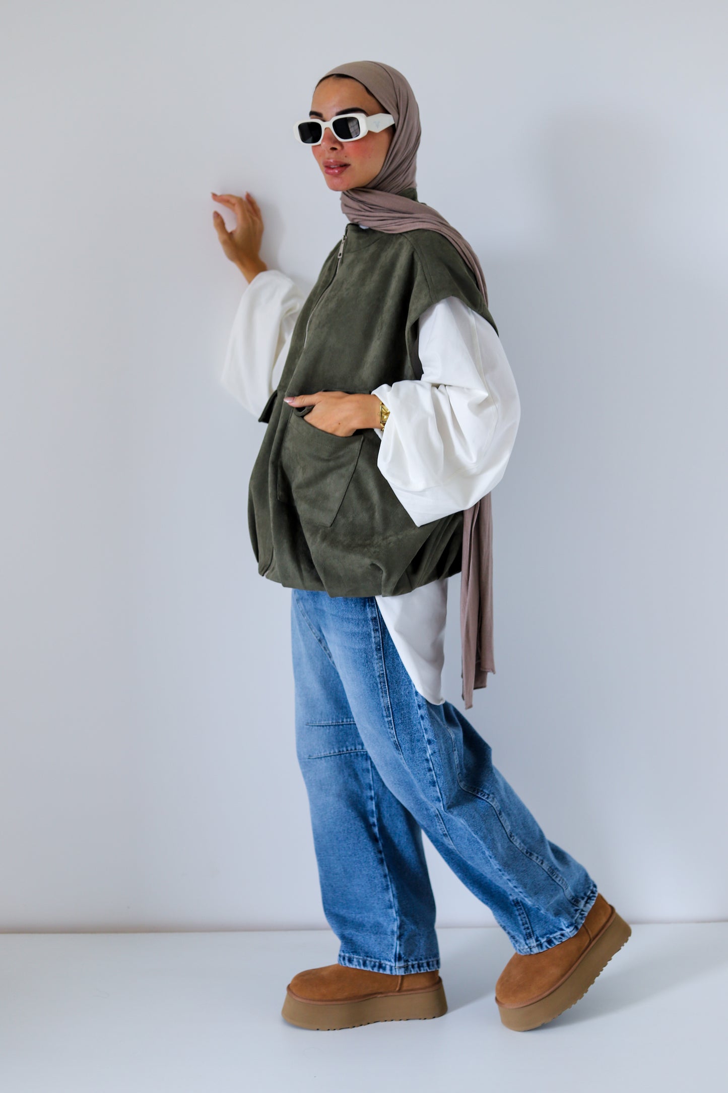 Bomber Pockets Suede Vest — Olive