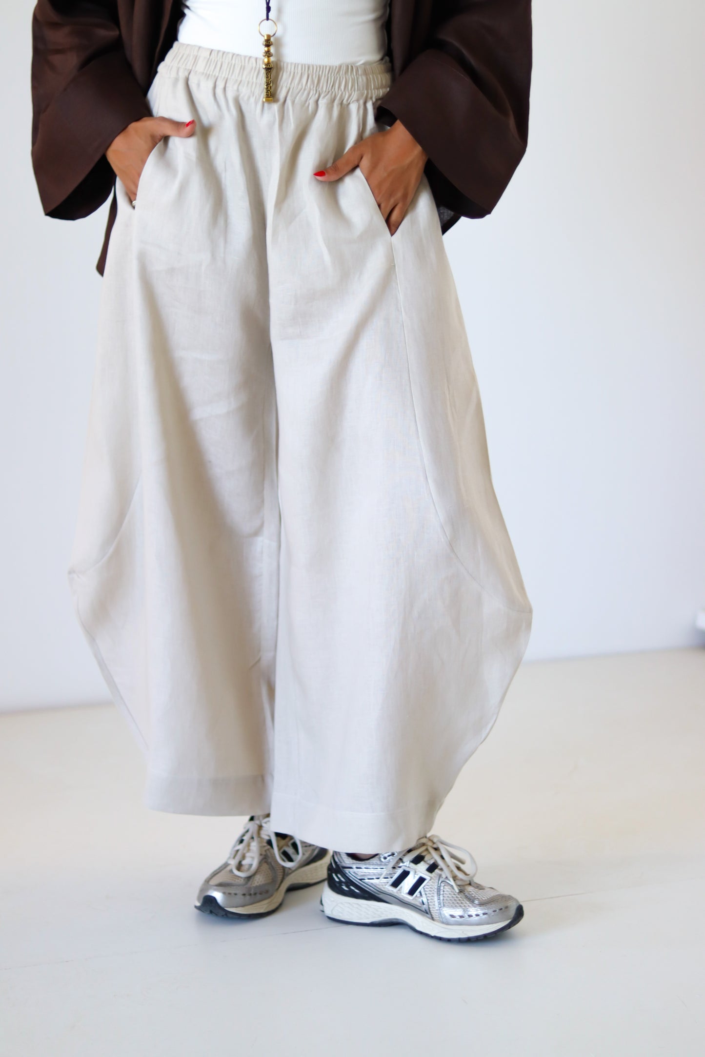 Xtra Balloon Linen Pants — Beige