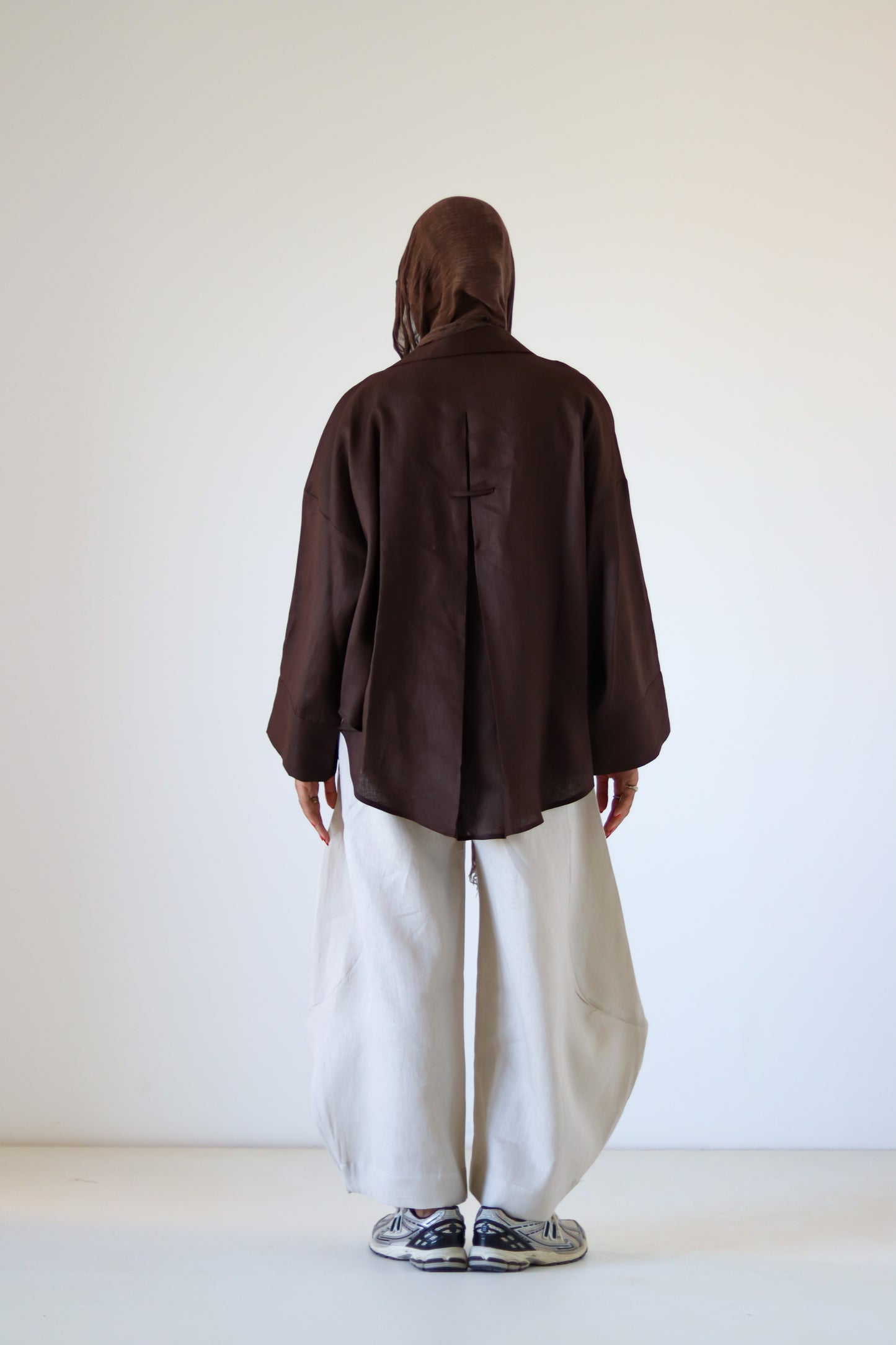 Rounded Linen Shirt — Brown