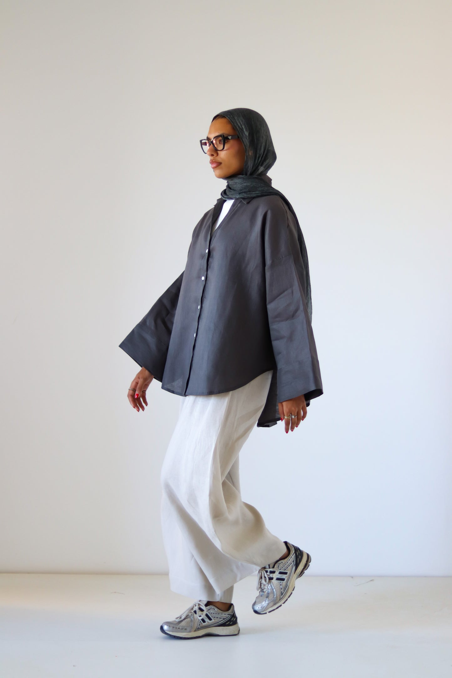 Rounded Linen Shirt — Gray