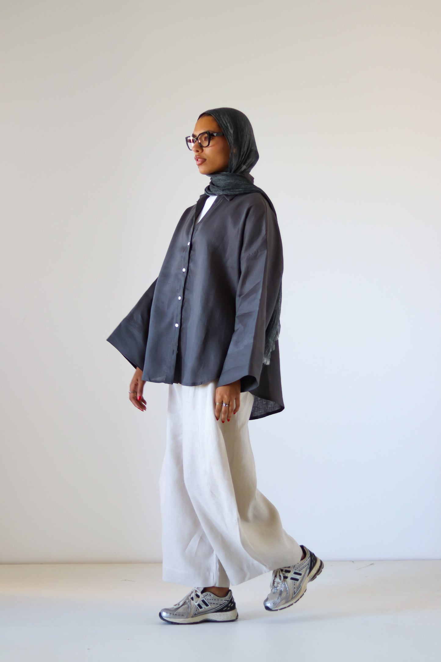 Rounded Linen Shirt — Gray