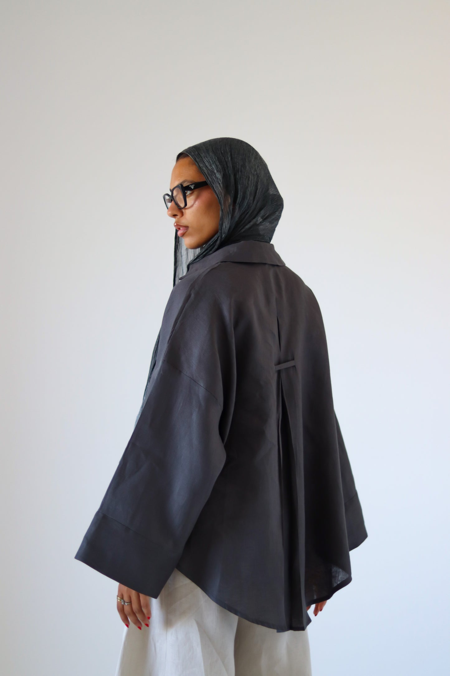 Rounded Linen Shirt — Gray