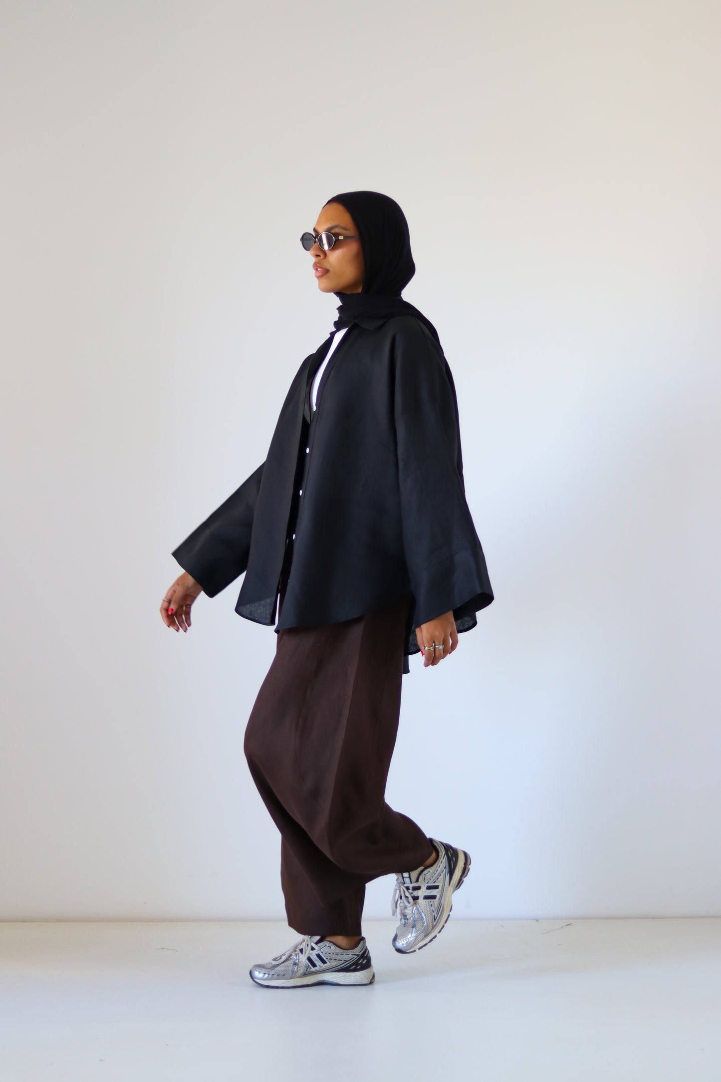 Rounded Linen Shirt — Black