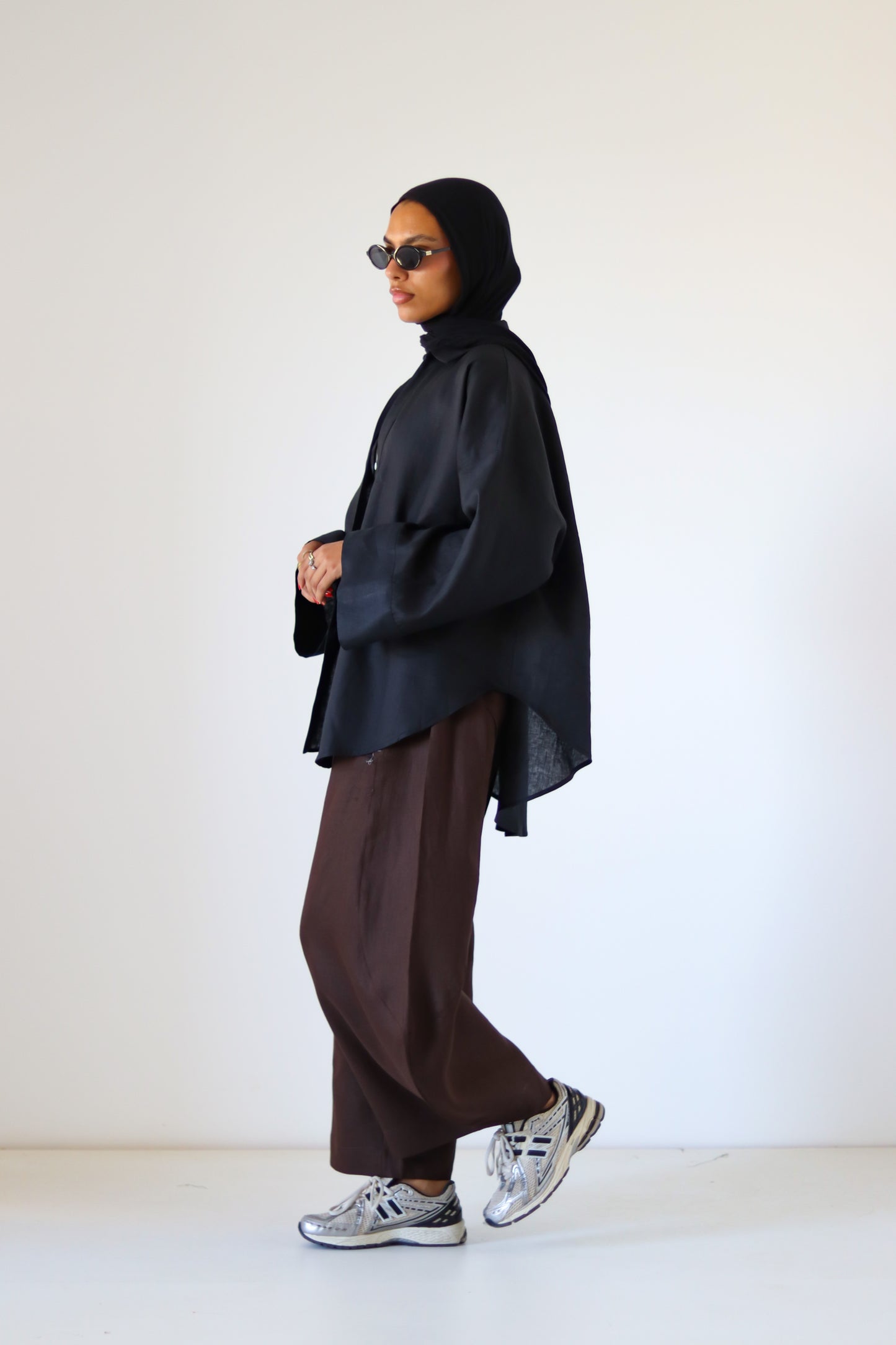 Rounded Linen Shirt — Black