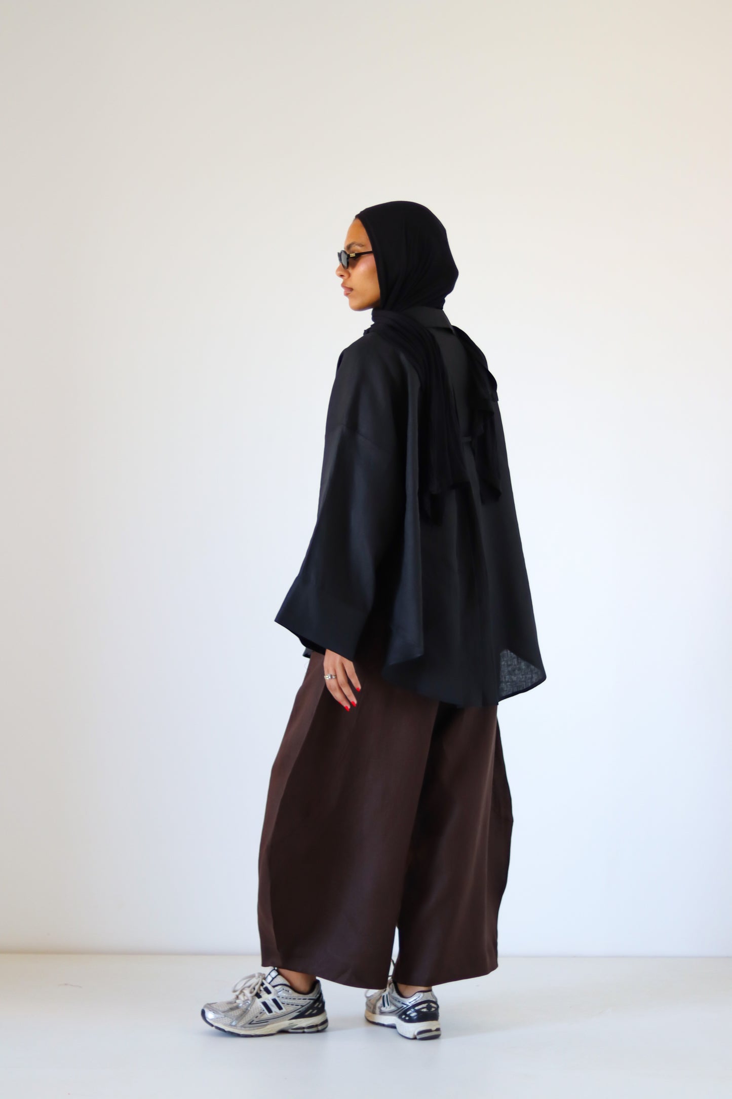Rounded Linen Shirt — Black