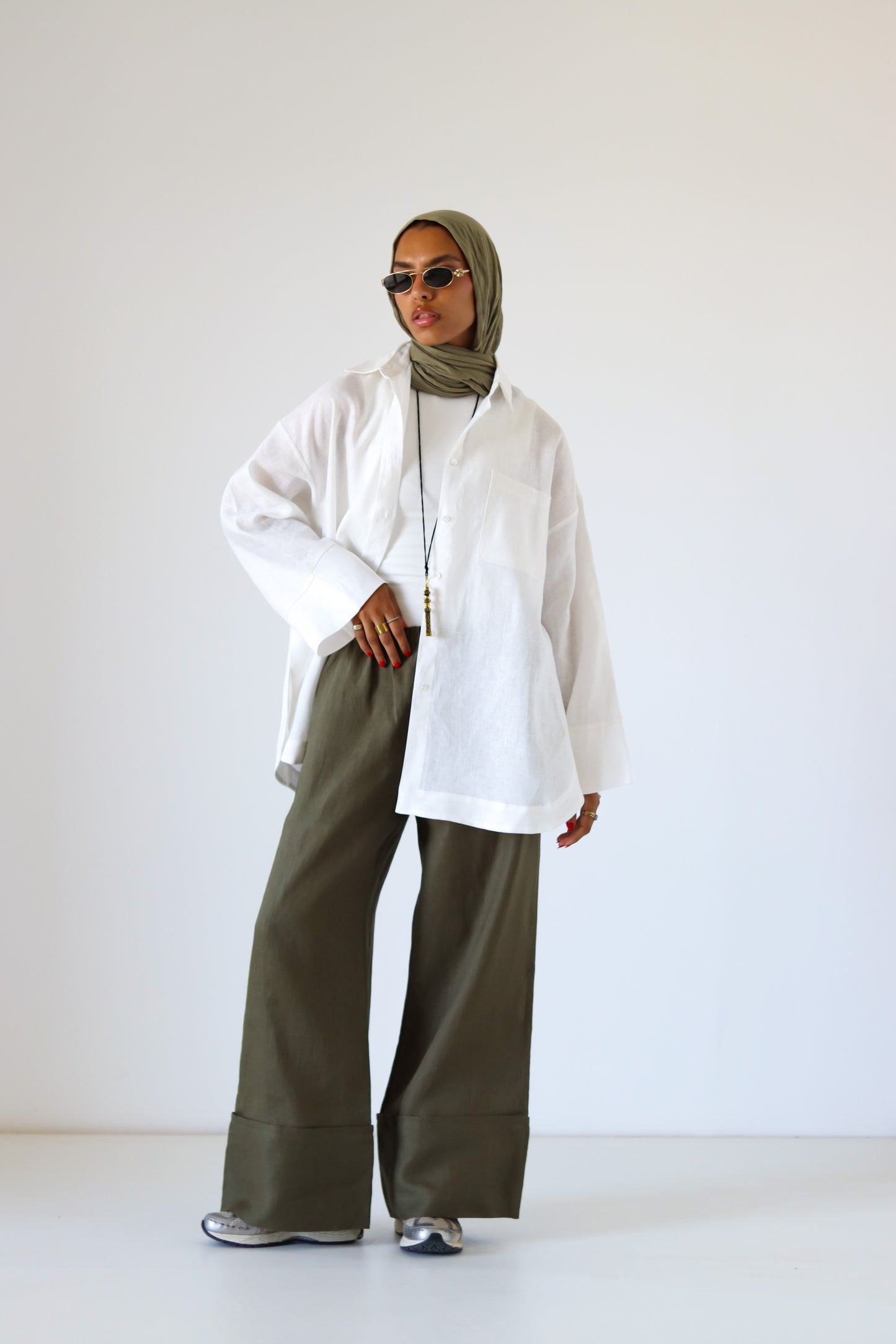 Folded 100% Linen Trousers — Olive