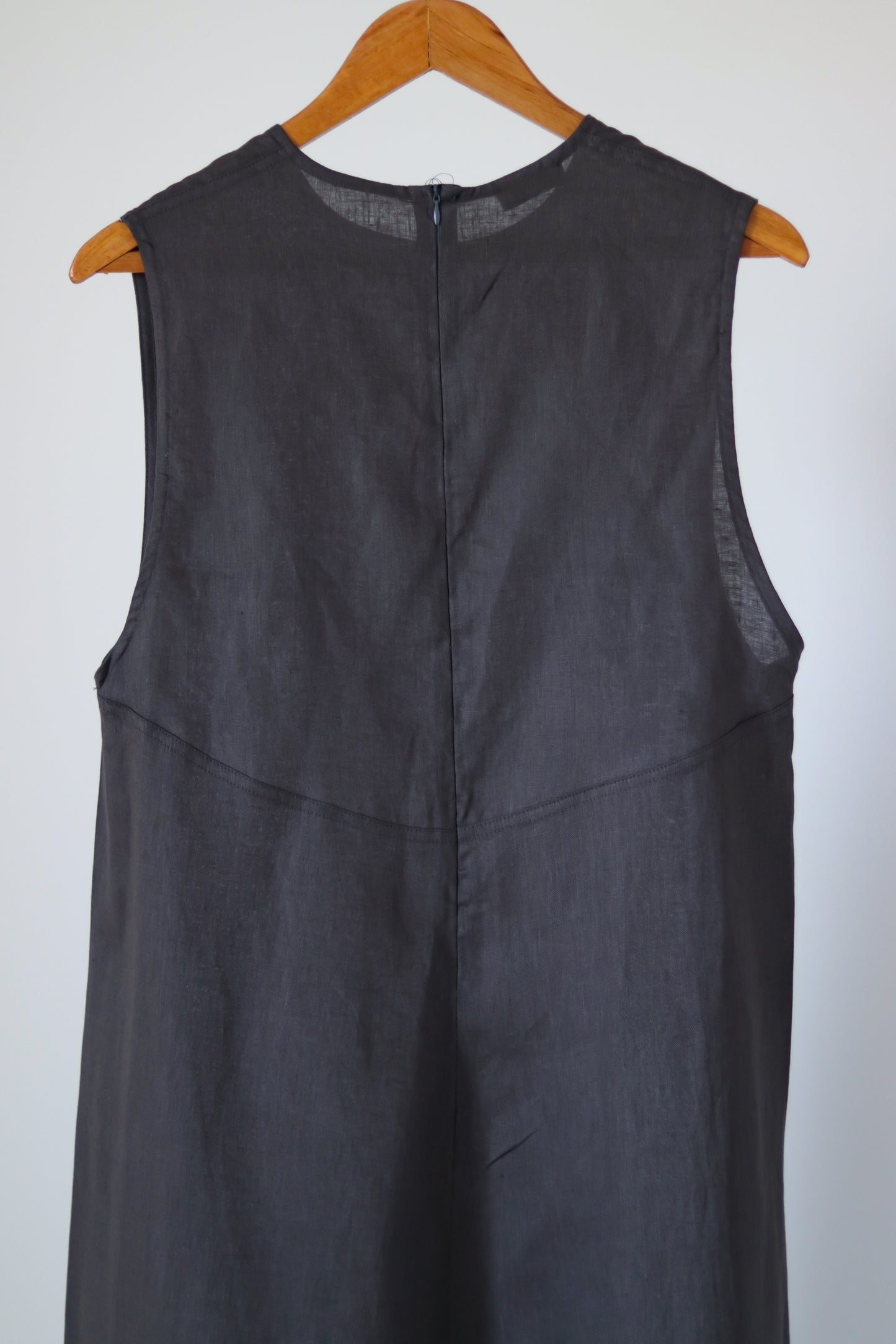 Folded Sleeveless 100% Linen Dress — Gray