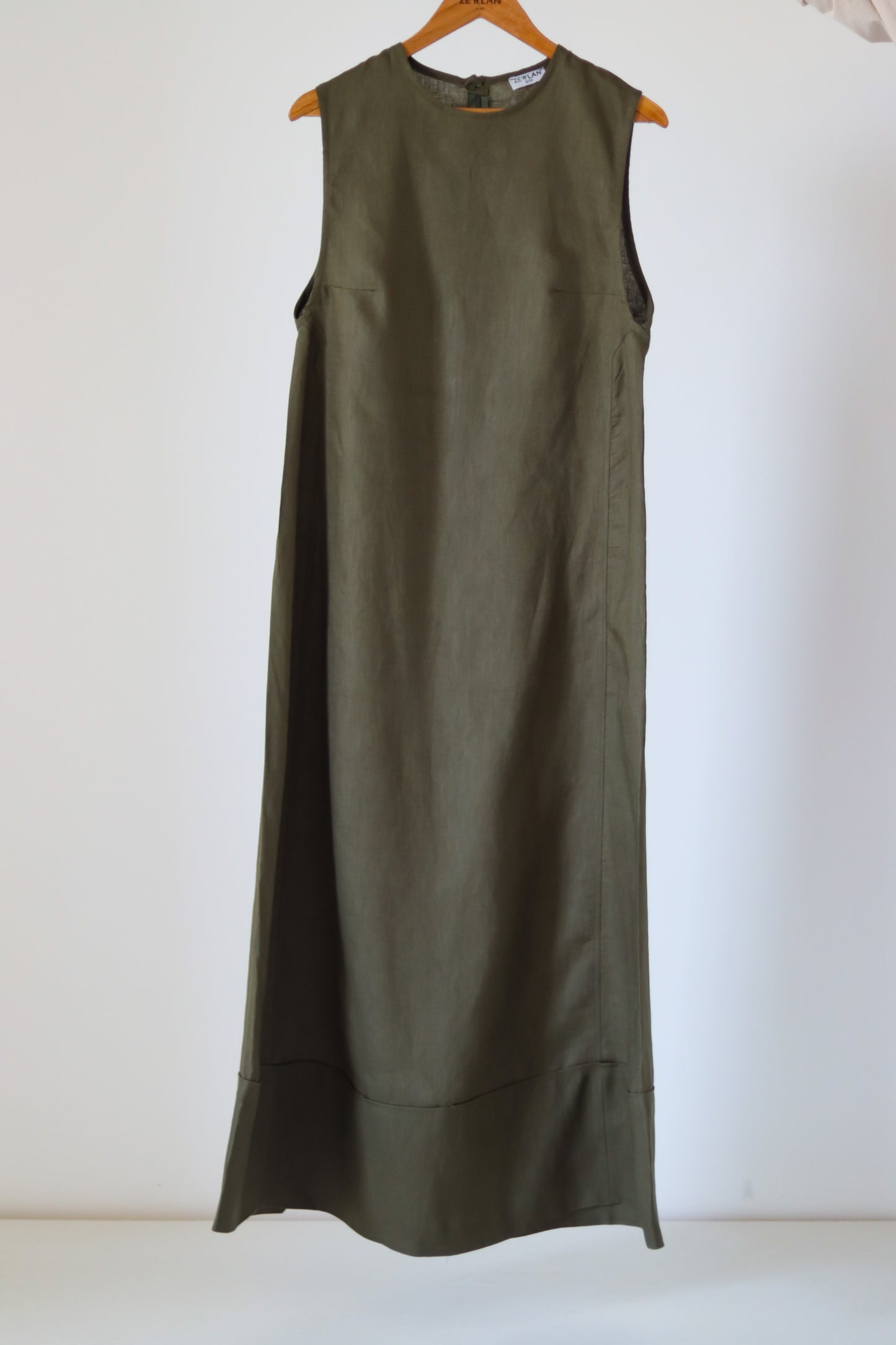 Folded Sleeveless 100% Linen Dress — Olive
