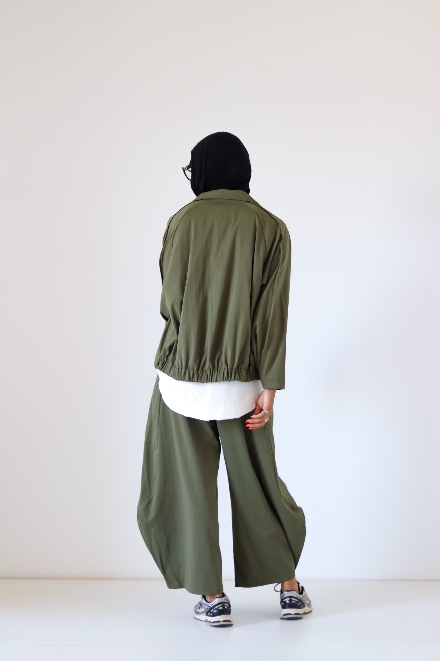 Chill Mode Balloon Set — Olive